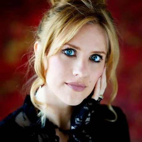 portrait A.G. Howard