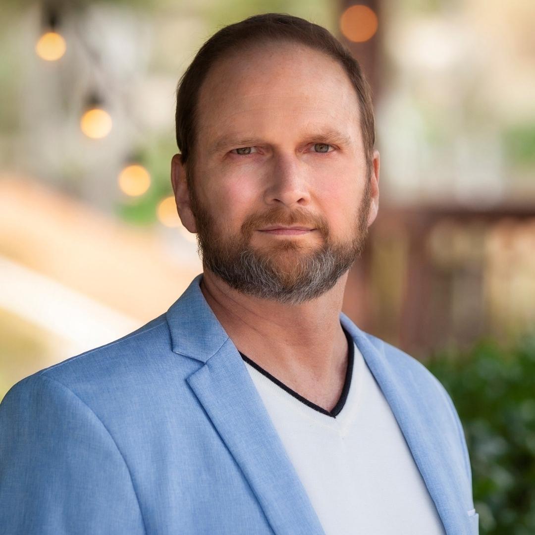 Portrait Mikel J. Wilson